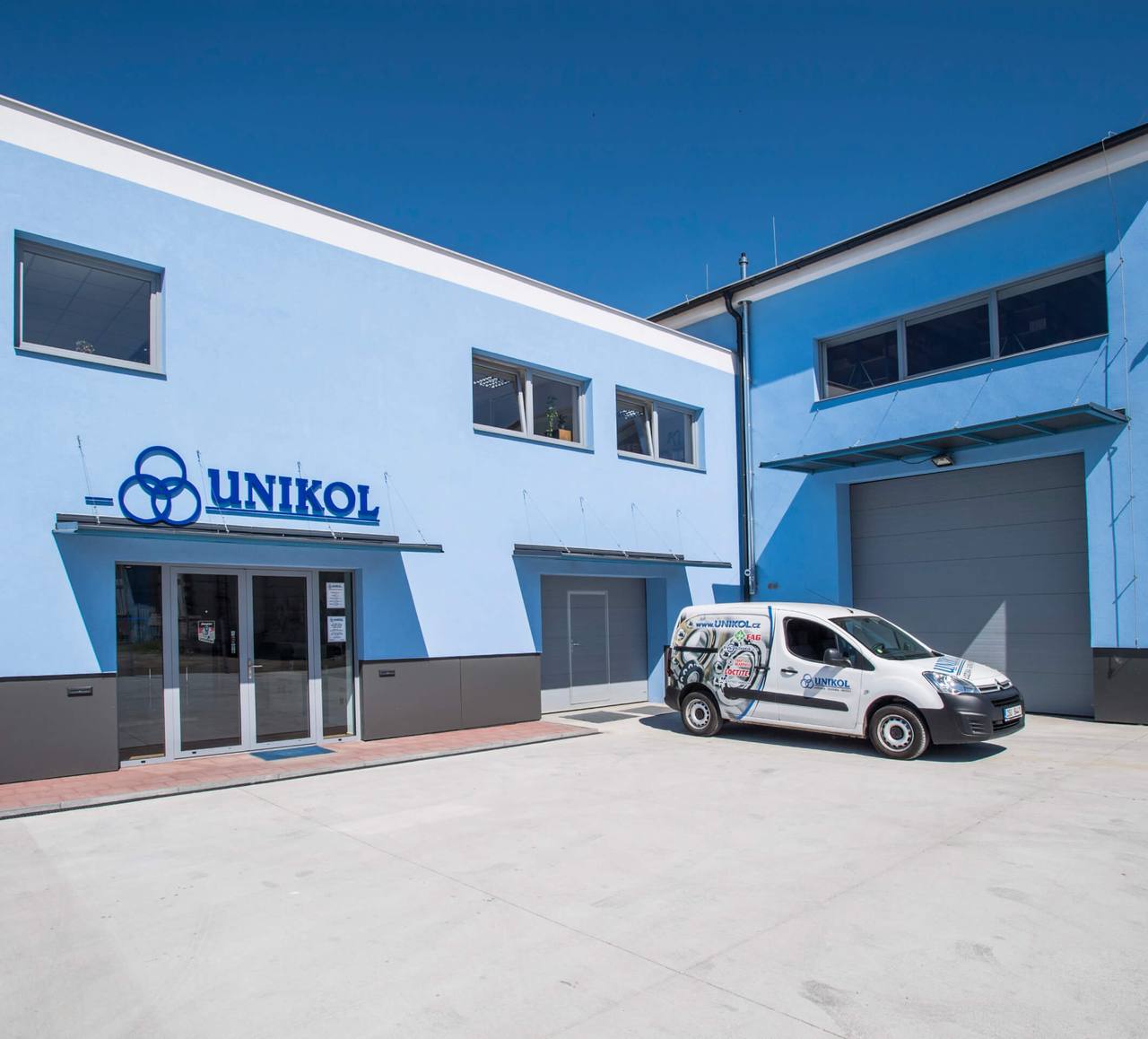 Priemyselné ložiská a lineárne vedenia UNIKOL